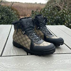 🦁 Gucci GG Supreme Boots